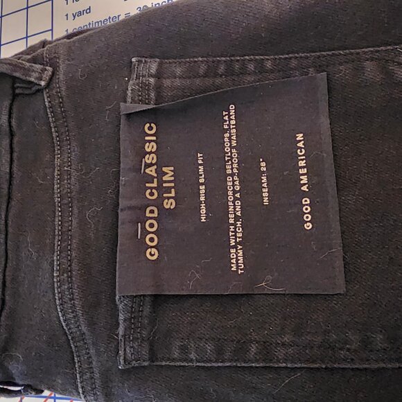 Good American Classic Chewed Hem Slim Straight Jeans NWT Black Size 14 - Picture 16 of 16